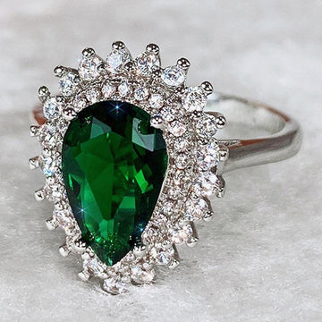 *NEW* Luxury Bright Green Pear-shaped Crystal Noble Lady Vintage Style Women's Rings - The Jewellery Supermarket